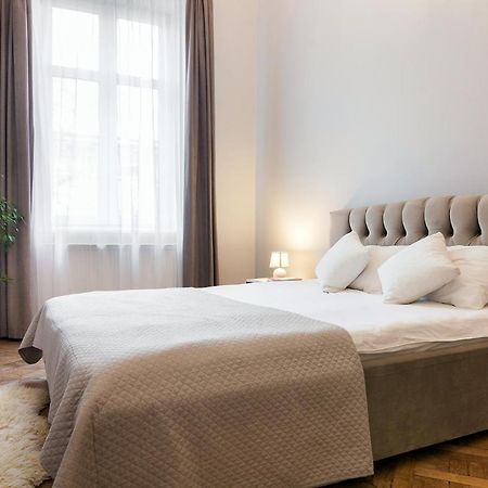Chopin Apartment In The Center Of إلفيف المظهر الخارجي الصورة